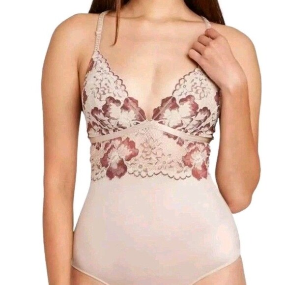 Auden V-neck Lace Bodysuit Sz Small Light Taupe Padded Lacey Strappy Back New - Picture 2 of 7
